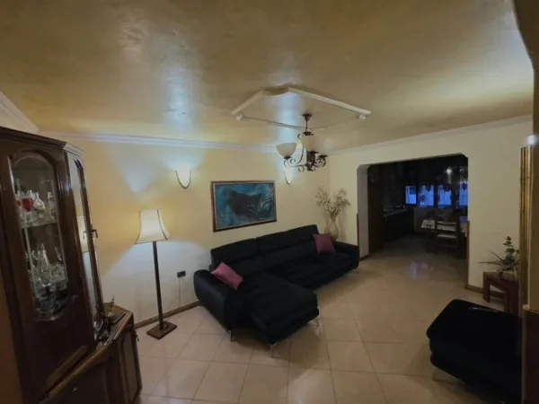 Tirane, shitet apartament 3+1 Kati 2, 110 m² 230.000 € (21 Dhjetori)