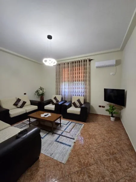 Tirane, jepet me qera apartament 1+1+Ballkon Kati 2, 60 m² 450 € (JORDAN MISJA)