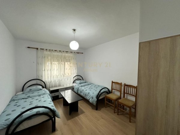 Tirane, jepet me qera apartament 2+1 Kati 4, 71 m² 550 € (Tiran e Re)