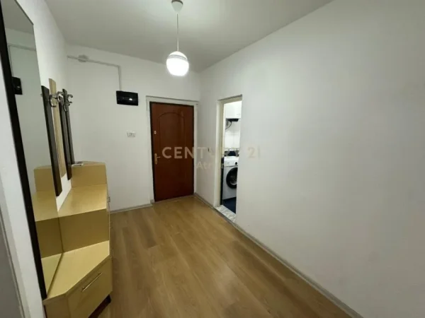 Tirane, jepet me qera apartament 2+1 Kati 4, 71 m² 550 € (Tiran e Re)