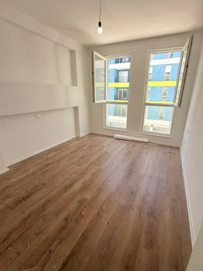 Tirane, shitet apartament 1+1 Kati 3, 59 m² 76.000 € (UNIVERS CITY)