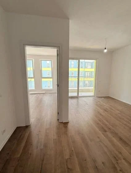 Tirane, shitet apartament 1+1 Kati 3, 59 m² 76.000 € (UNIVERS CITY)