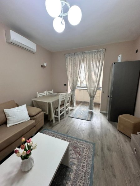 Tirane, jepet me qera apartament 2+1 Kati 2, 75 m² 700 € (Rruga Viktor Eftimiu)