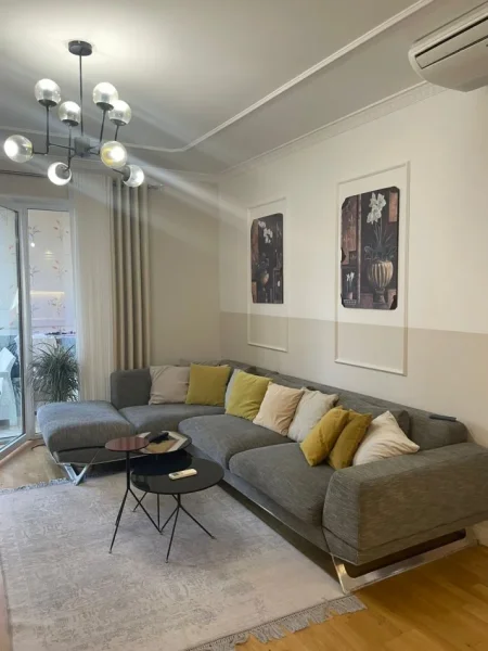 Tirane, shitet apartament 3+1 Kati 3, 117 m² (Kopështi Zoologjik, rruga Eduart Mano,)