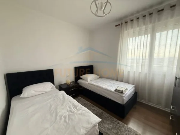 Tirane, jepet me qera apartament 2+1+Ballkon Kati 5, 80 m² 700 € (Rruga e Dibres)