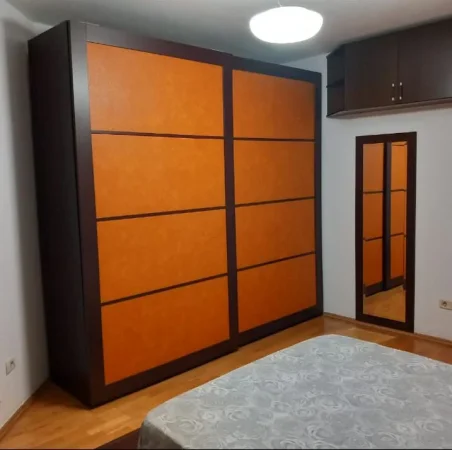 Tirane, jepet me qera apartament 1+1 Kati 4, 70 m² 550 € (21 Dhjetori)