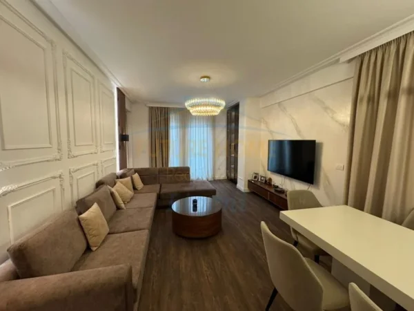 Tirane, jepet me qera apartament 3+1 Kati 4, 127 m² 1.500 € (Zogu i zi)