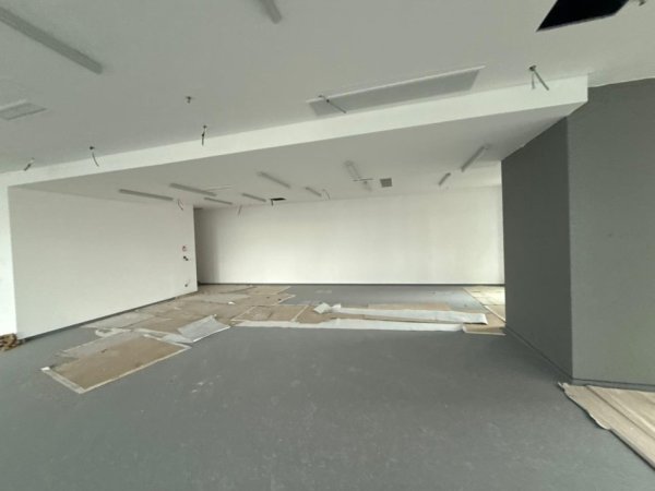 Tirane, jepet me qera ambjent biznesi Kati 6, 1.500 m² 37.675 € (Downtown One)