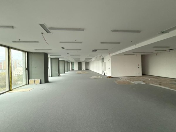 Tirane, jepet me qera ambjent biznesi Kati 6, 1.500 m² 37.675 € (Downtown One)