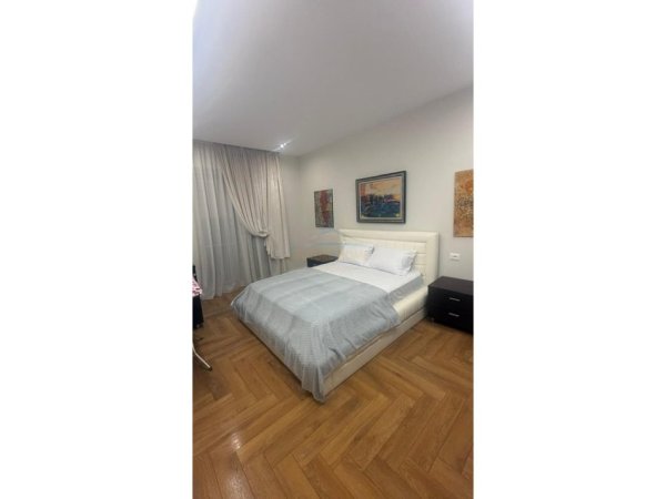 Tirane, jepet me qera apartament 2+1 Kati 5, 81 m² 1.100 € 