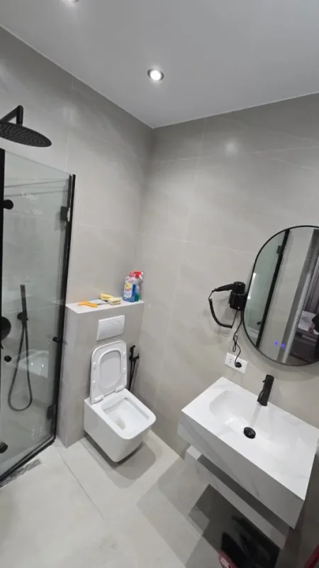 Tirane, SHITEN 3 GARSONIERE, Kati 4, (MINE PEZA)