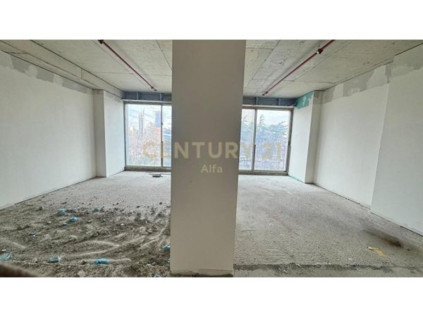 Tirane, jepet me qera ambjent biznesi Kati 2, 154 m² 7.000 € 