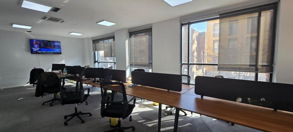 Tirane, jepet me qera zyre Kati 1, 452 m² 5.000 € (RR. HOXHA TAHSIM)