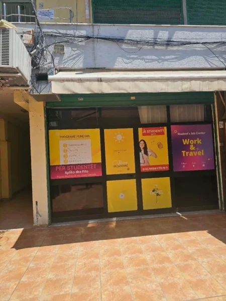 Tirane, shitet dyqan Kati 0, (21 Dhjetori)