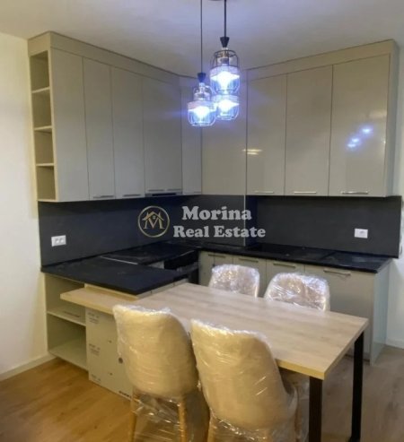 Tirane, jepet me qera apartament 1+1 Kati 3, 60 m² 550 € (Rruga Jordan Misja)