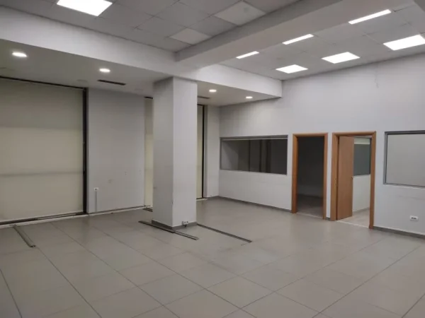 Tirane, jepet me qera zyre Kati 1, 108 m² 1.200 € (KOMUNA E PARISIT)