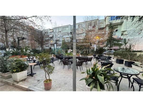 Tirane, jepet me qera ambjent biznesi , 90 m² 230.000 € 