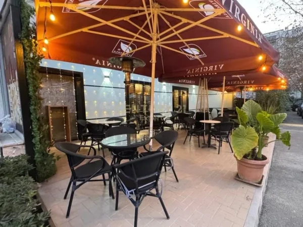 Tirane, jepet me qera ambjent biznesi , 90 m² 230.000 € 