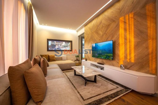 Tirane, jepet me qera Vile 3+1+Ballkon , 2.000 € (Sauk)