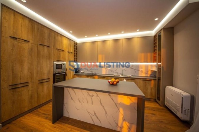 Tirane, jepet me qera Vile 3+1+Ballkon , 2.000 € (Sauk)