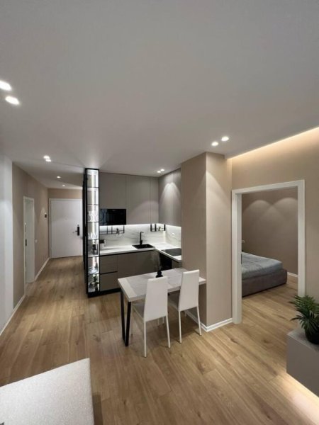 Tirane, jepet me qera apartament 1+1 Kati 8, 70 m² 600 € (jordan misja)