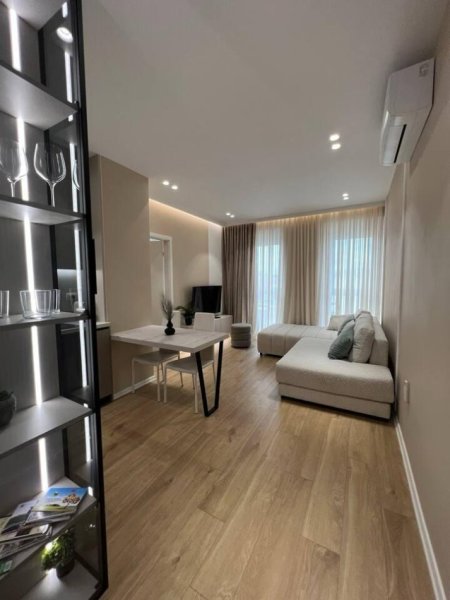 Tirane, jepet me qera apartament 1+1 Kati 8, 70 m² 600 € (jordan misja)