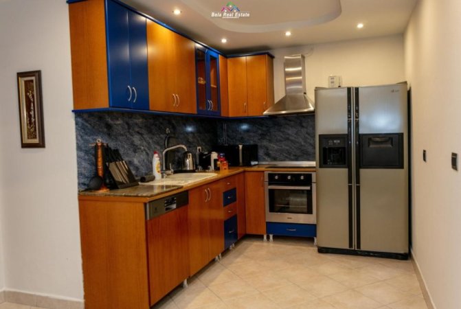 Tirane, jepet me qera apartament 3+1 Kati 1, 140 m² 1.200 € (Rruga e Elbasanit)