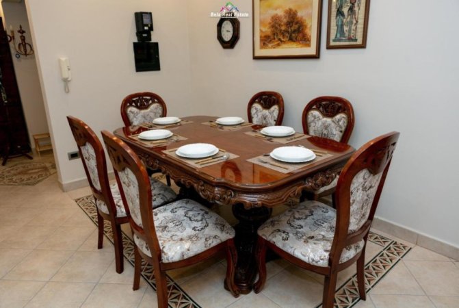 Tirane, jepet me qera apartament 3+1 Kati 1, 140 m² 1.200 € (Rruga e Elbasanit)