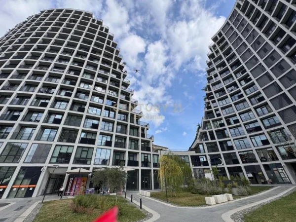 Tirane, jepet me qera ambjent biznesi Kati 13, 116 m² 1.500 € 