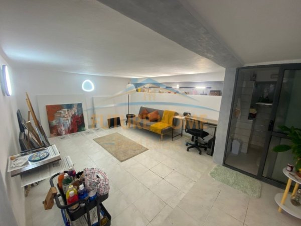 Tirane, jepet me qera ambjent biznesi Kati -1, 28 m² 320 € (Stadiumi Dinamo)