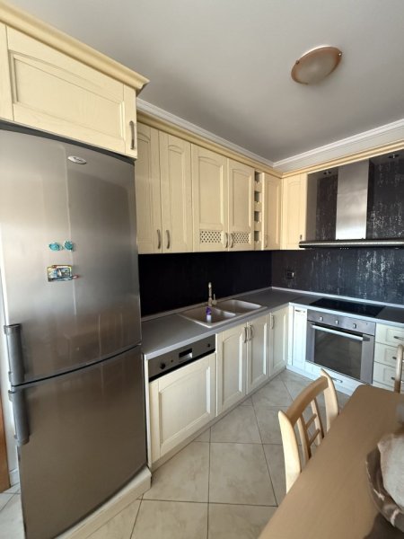 Tirane, jepet me qera nga Pronari, pa-komision apartament 2+1+Ballkon Kati 9, 100 m² (Sami Frashëri, Bllok)