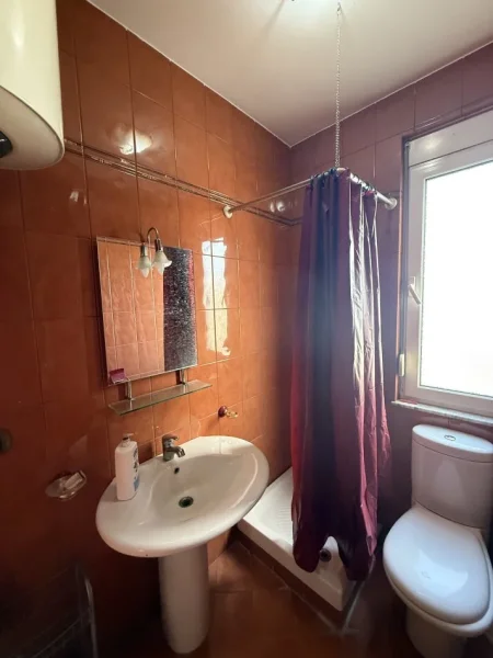 Tirane, jepet me qera nga Pronari, pa-komision apartament 2+1+Ballkon Kati 9, 100 m² (Sami Frashëri, Bllok)