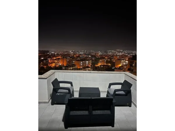 JEPET ME QERA APARTAMENT 2+1+VERANDE  RRUGA E DIBRES