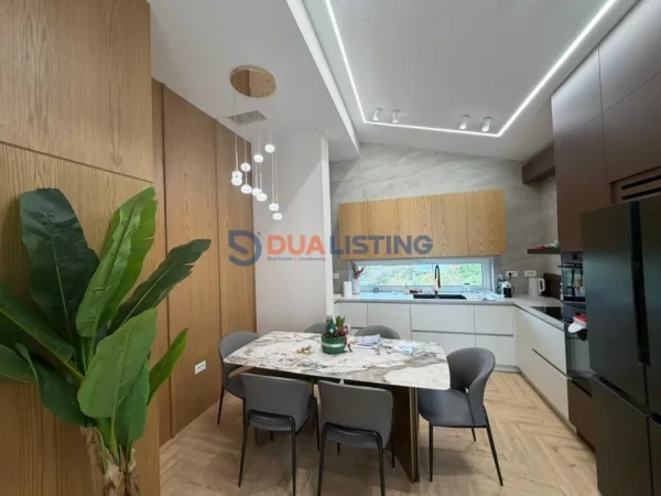 Tirane, jepet me qera apartament 2+1 , 1.000 € (Sauk)