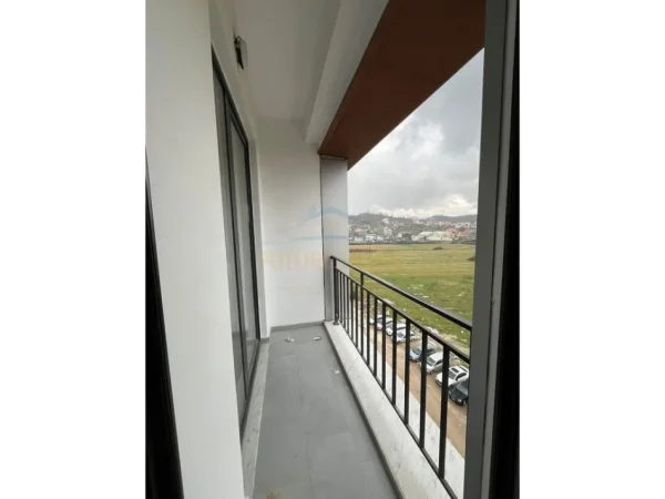 Tirane, jepet me qera apartament 2+1+Post Parkimi  Kati 5, 93 m² 650 € (URBAN GATE)