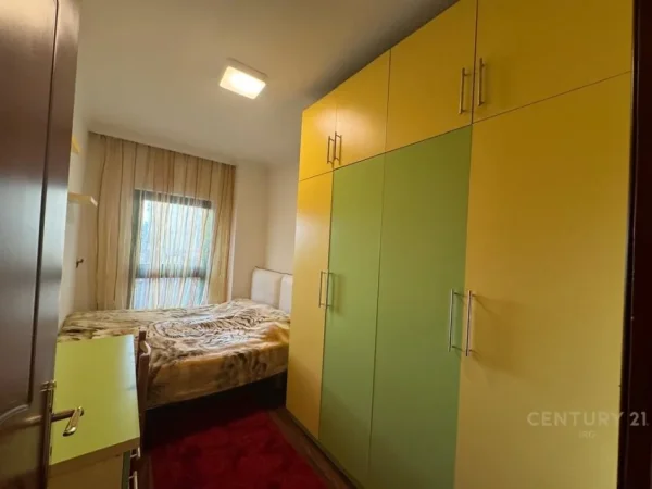 Tirane, jepet me qera apartament 2+1 Kati 4, 110 m² 800 € (Myslym Shyri)