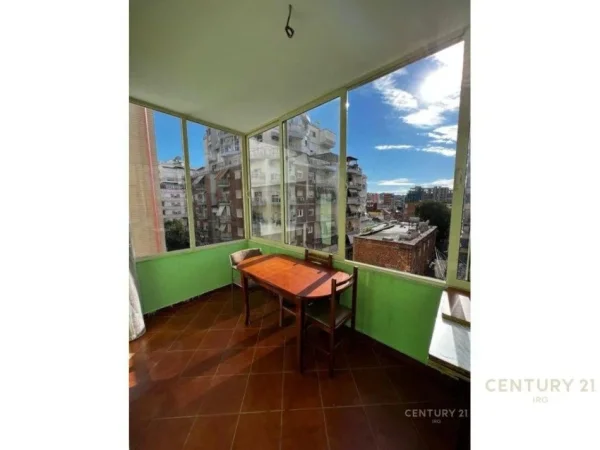 Tirane, jepet me qera apartament 2+1 Kati 4, 110 m² 800 € (Myslym Shyri)