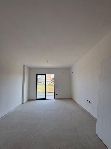 Durres, shitet apartament 1+1+Ballkon Kati 1, 74.530 € (Golem)