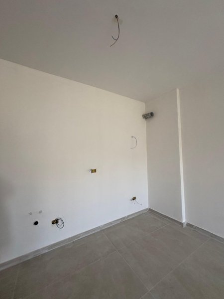 Durres, shitet apartament 1+1+Ballkon Kati 1, 74.530 € (Golem)