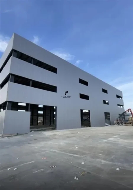 Tirane, jepet me qera magazine , 2.000 m² 6.000 € (VORE)