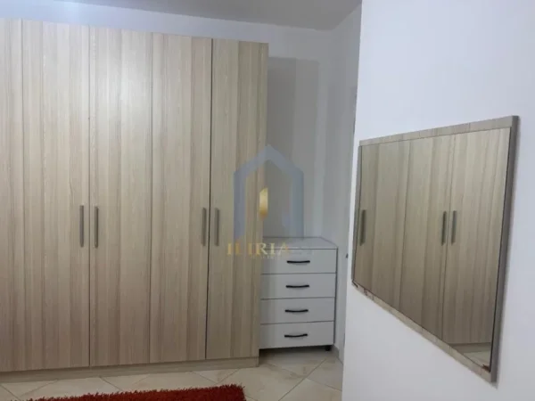 Tirane, jepet me qera apartament 2+1 Kati 3, 110 m² 700 € (Rruga Don Bosco)