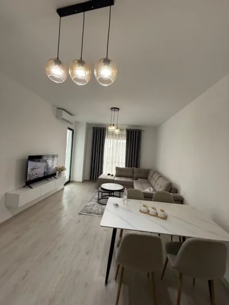 Tirane, jepet me qera apartament 1+1+Ballkon Kati 4, 72 m² 450 € (ASTIR)
