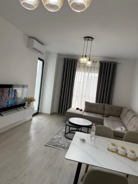 Tirane, jepet me qera apartament 1+1+Ballkon Kati 4, 72 m² 450 € (ASTIR)