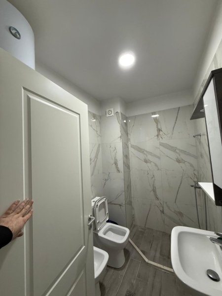 Tirane, jepet me qera apartament 1+1+Ballkon Kati 4, 72 m² 450 € (ASTIR)