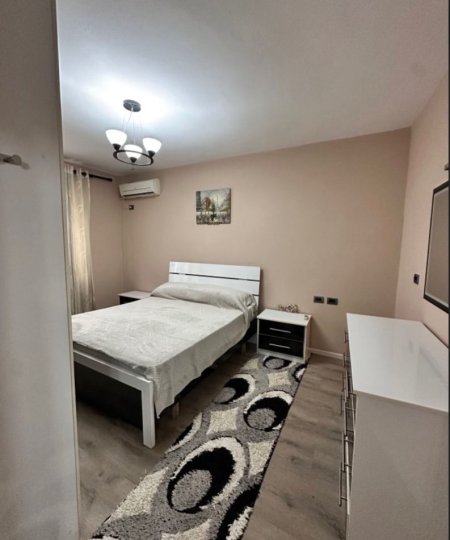 Tirane, jepet me qera apartament 2+1 Kati 2, 75 m² 700 € (KOMUNA E PARISIT)
