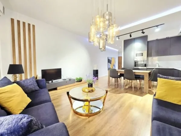 Tirane, shes apartament 2+1+2+Ballkon Kati 7, 105 m² 259.000 € (Komuna e Parisit)