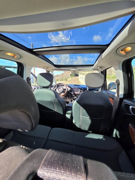 Tirane, shes makine Fiat 500L Trekking 4x4 Benzin, e zeze automatik Kondicioner 138.000 km 6.500 €