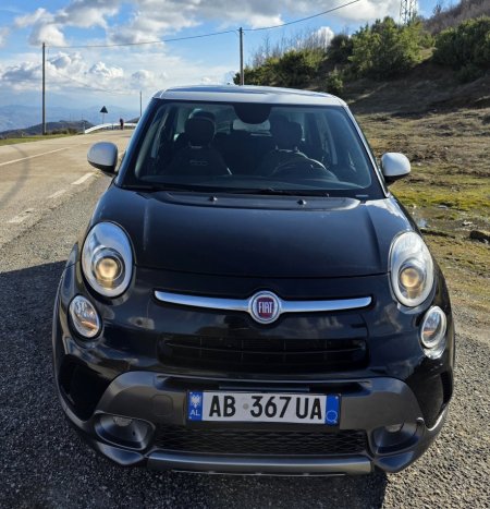 Tirane, shes makine Fiat 500L Trekking 4x4 Benzin, e zeze automatik Kondicioner 138.000 km 6.500 €