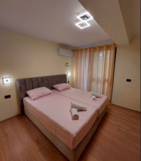 Tirane, jepet me qera apartament 2+1 Kati 5, 101 m² 900 € (MYSLYM SHYRI)