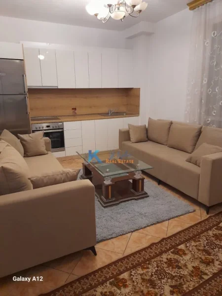 Tirane, jap me qera apartament 2+1+Ballkon Kati 2, 70 m² 600 € (Don Bosko, afer AlbMarket)